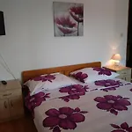 Nives Apartman *