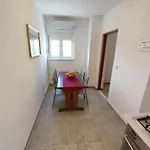 Apartman Nives *