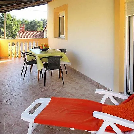 Nives Appartement Pakoštane