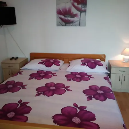 Apartment Nives *
