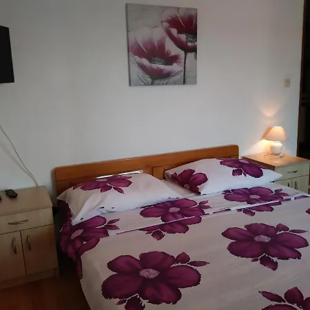 Nives Appartement *