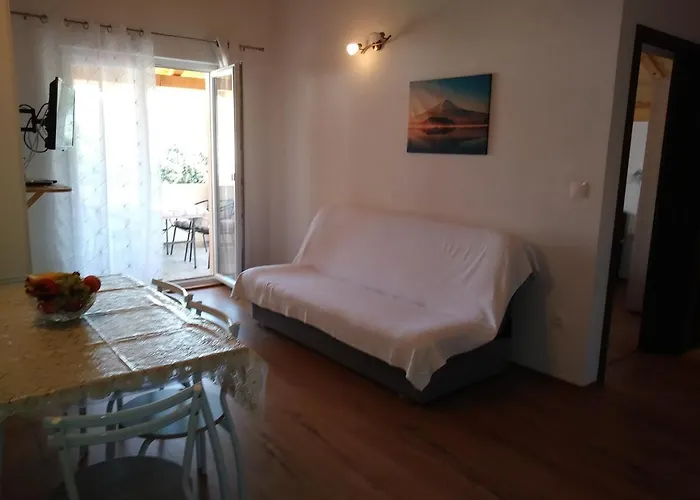 Nives Pakoštane