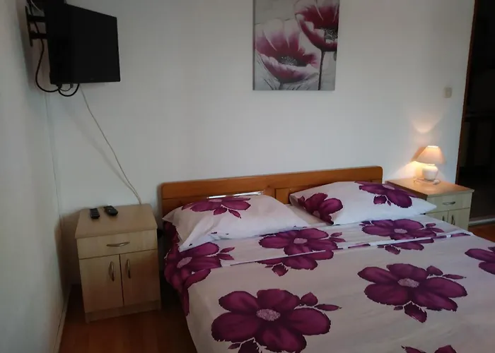 Nives Lägenhet Pakoštane