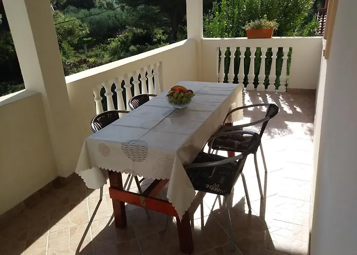 Nives Pakoštane